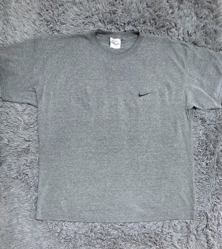 Nike Basic T-Shirt Gris