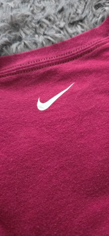 LMU Basketball College Tee Rojo Granate