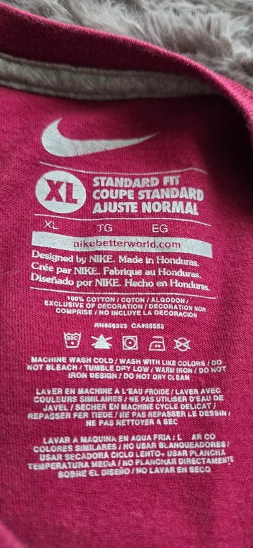 LMU Basketball College Tee Rojo Granate